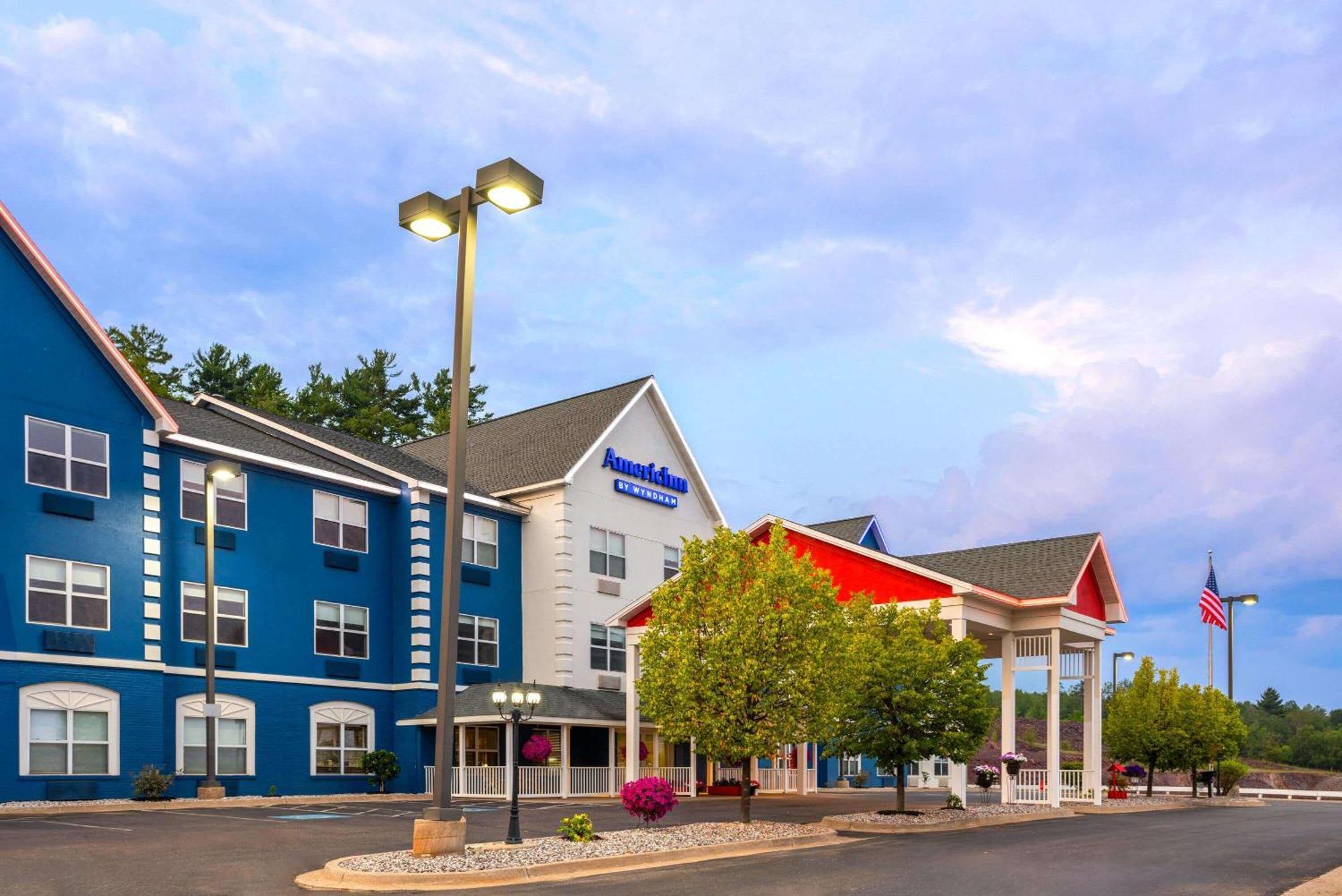 Americinn By Wyndham Iron Mountain Kültér fotó